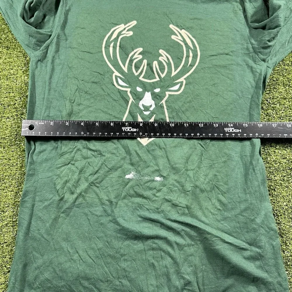 Fanatics Milwaukee Bucks Mens S Basketball Shirt Long Sleeve NWOT